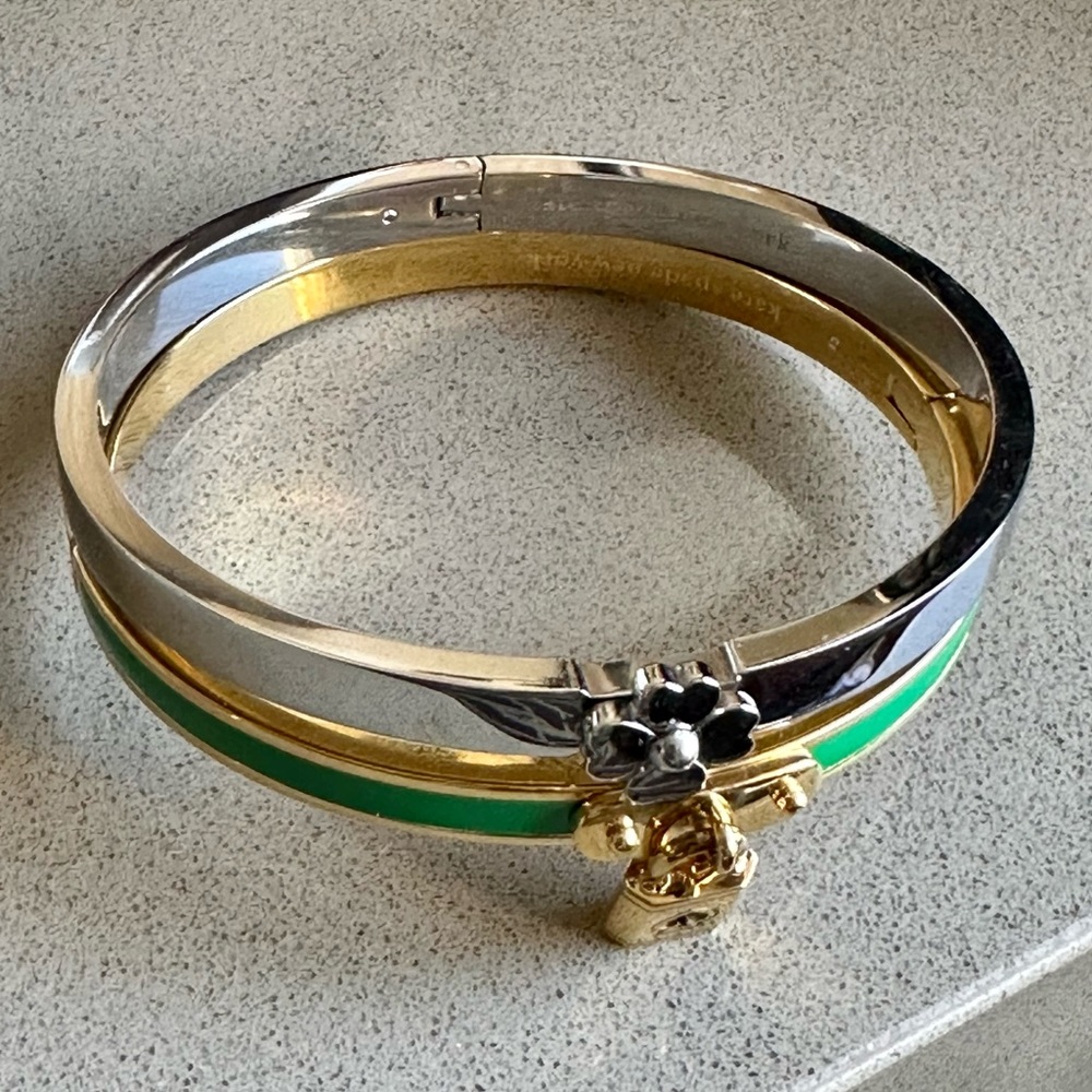 NWOT KATE SPADE NEW YORK heartful hinged bangle - Picture 5 of 6